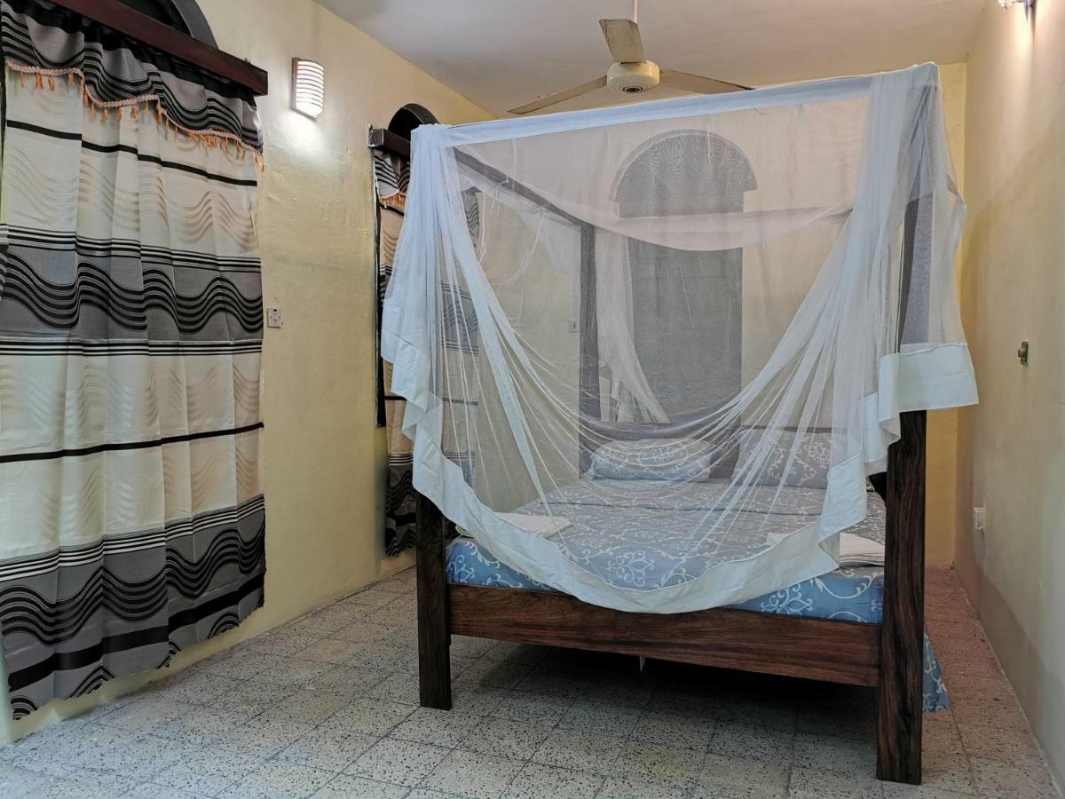 Crown Hotel Zanzibar Εξωτερικό φωτογραφία